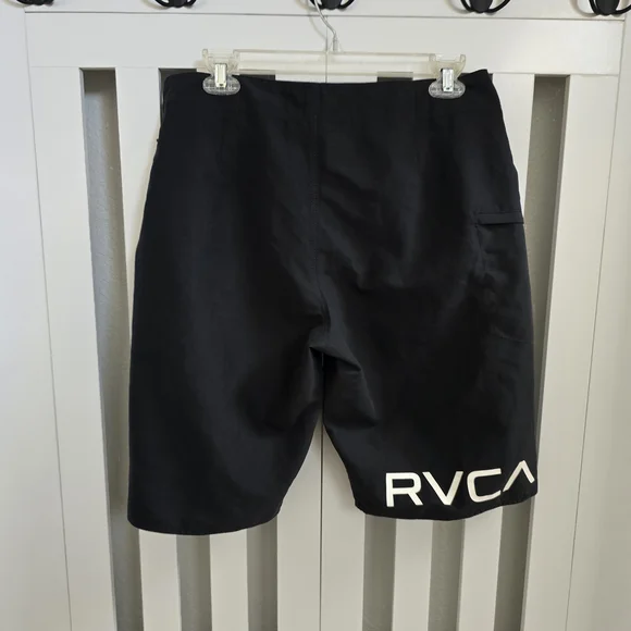 Brand New RVCA Solid Black Logo Board Shorts 21 Mens Size 32